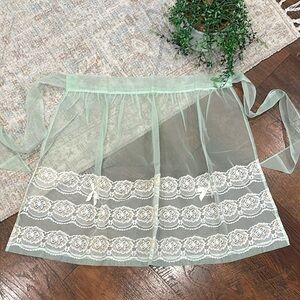 VINTAGE APRON
